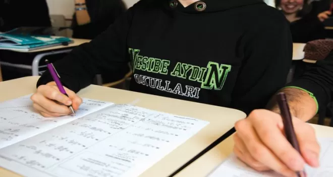 Üniversite adaylarına tavsiyeler: "Her gün, süreli olarak bir adet deneme sınavı"
