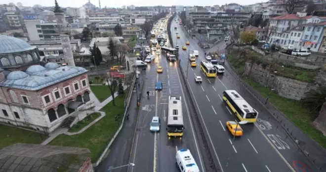 Unkapanı’nda İETT otobüsleri çarpıştı:8 yaralı
