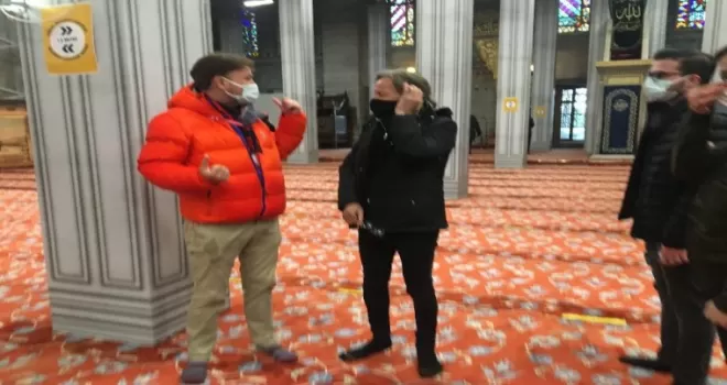 Ünlü milyarder Hadid, Ayasofya Camii’nde namaz kıldı
