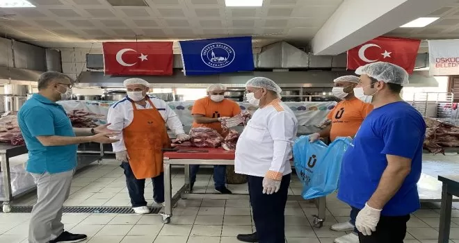 Üsküdar Belediyesinden ihtiyaç sahibi ailelere 25 ton kurban eti dağıtımı

