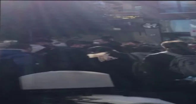 Üsküdar’da Cumhurbaşkanı Erdoğan’a vatandaşlardan sevgi gösterisi
