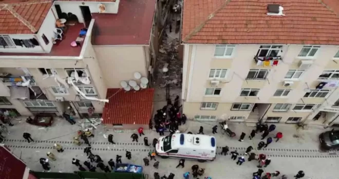 Üsküdar’da doğal gaz patlamasının meydana geldiği bina havadan görüntülendi
