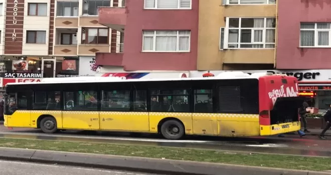 Üsküdar’da İETT otobüsünde yangın paniği
