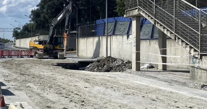 Üst geçidin çöktüğü yerde çalışmalar devam ediyor
