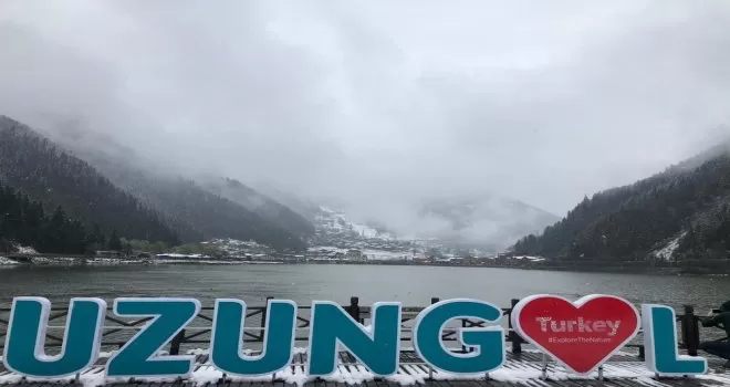 Uzungöl beyaza büründü
