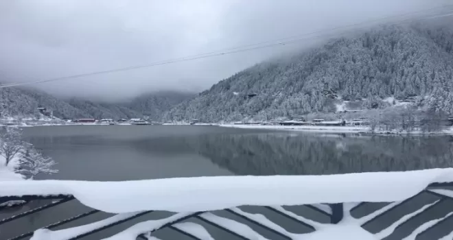 Uzungöl’e Mart karı düştü
