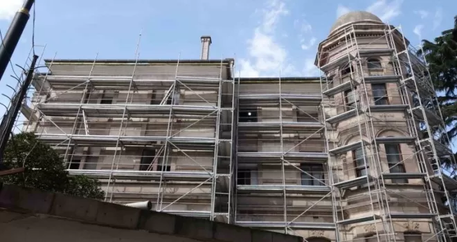Vali Ustaoğlu Kostaki Konağı restorasyonunda incelemelerde bulundu
