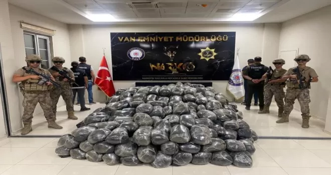 Van’da 2 ton esrar ele geçirildi
