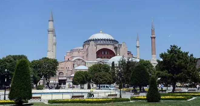 Vatandaş fikrini söyledi: “Ayasofya ibadete açılsın”
