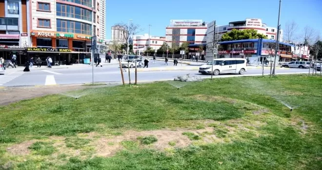 Vatandaş uyarıları dinlemedi, belediye sulama sistemlerini devreye soktu

