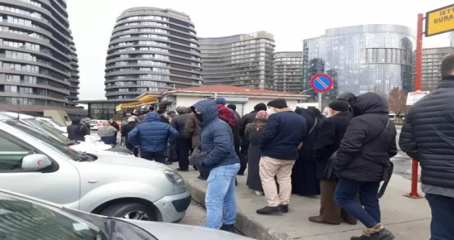Vatandaşlar HES kodu kuyruğuna isyan etti
