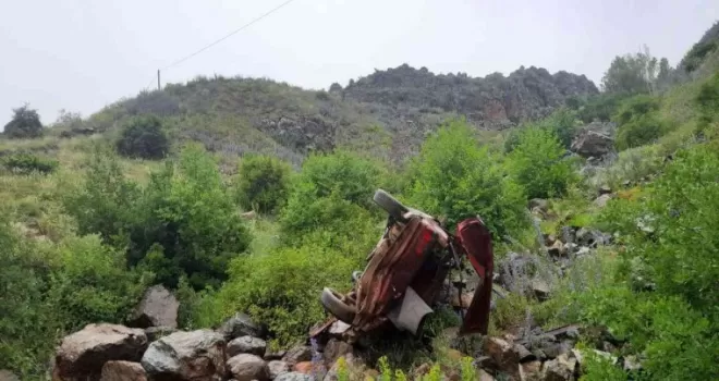 Viraja hızlı giren otomobil uçuruma yuvarlandı: 1 ölü
