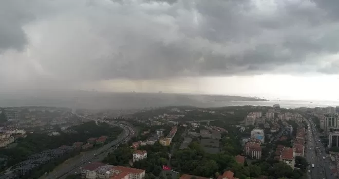 Yağmur bulutlarının gelişi havadan görüntülendi
