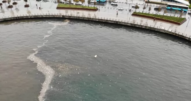 Yağmur sonrası İstanbul Boğazı’nda şok eden görüntü
