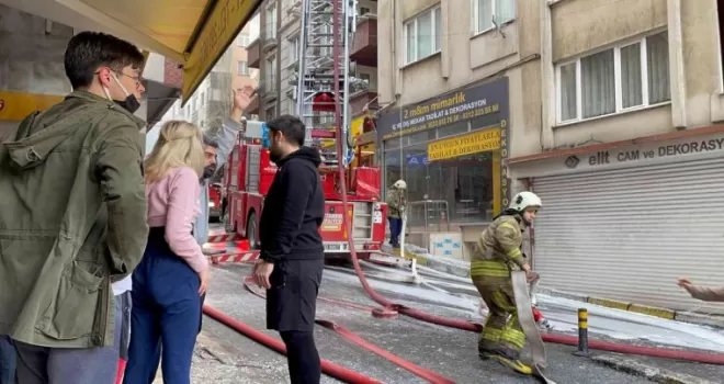 Yangın ihbarına giden itfaiye ekiplerinin zor anları
