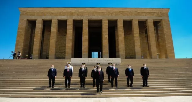 YAŞ üyeleri Anıtkabir’de
