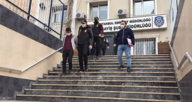Yaşlı kadınları hedef alan sahte polisler yakalandı
