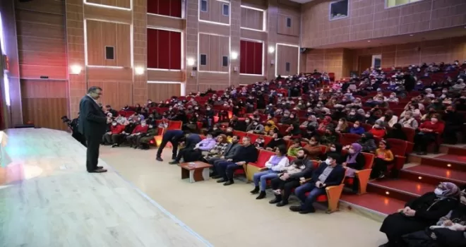 Yazar Hayati İnanç Bayrampaşalılar ile buluştu

