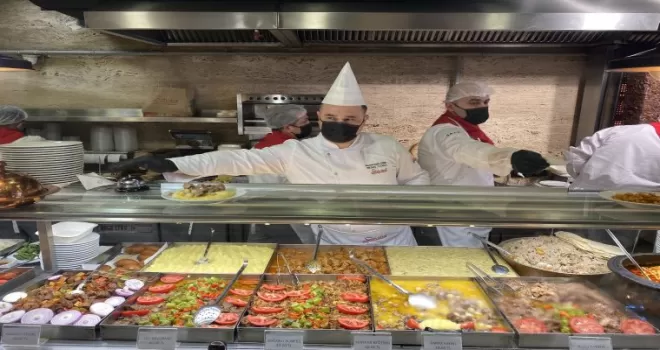 Yeni normalleşme kararıyla birlikte restoranlar hizmete açıldı
