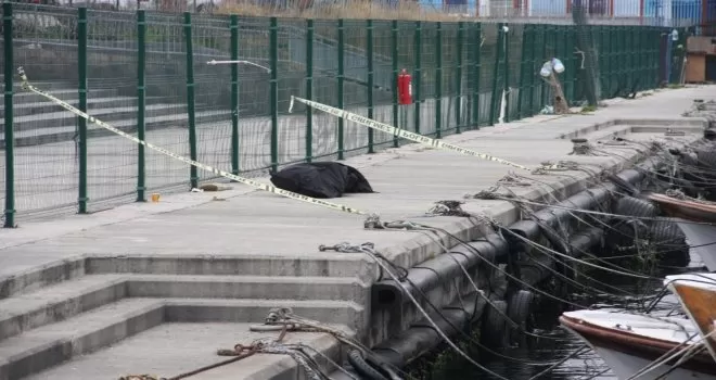 Yenikapı’da denize düşen balıkçı hayatını kaybetti
