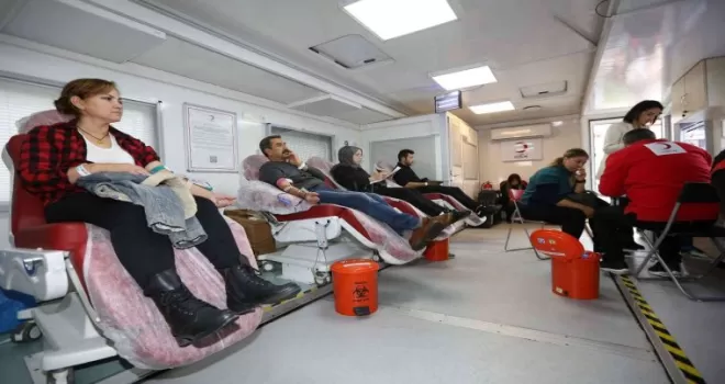 Yenimahalle Belediyesi’nden Kızılay’a destek
