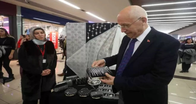Yenimahalle Belediyesince "Geleneksel Yeni Yıl Hediyelik Eşya Sergisi" açıldı
