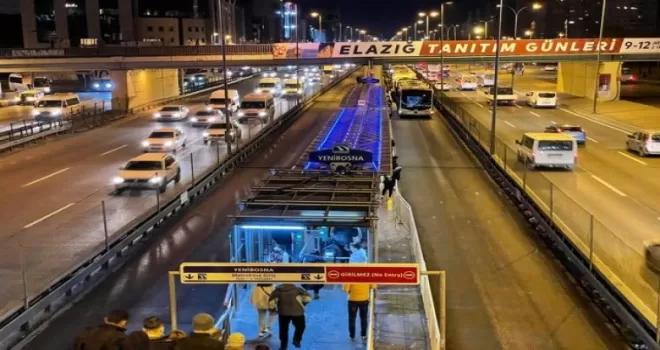 Yine metrobüs arızası: Vatandaş isyan etti

