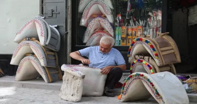 Yok olmaya yüz tutan mesleği baba vasiyeti diye sürdürüyor
