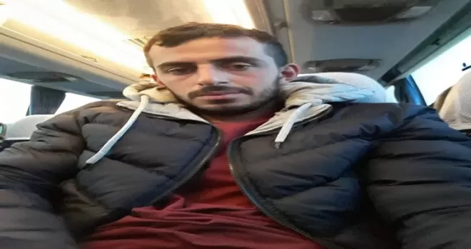 Yol kenarındaki araç içerisinde ölü bulundu
