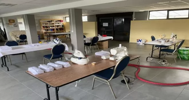 YTB desteğiyle Fransa’da vatandaşlar için maske üretiliyor
