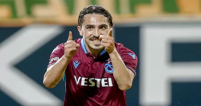 Abdülkadir Ömür'e sert eleştiri! Futbola odaklan...