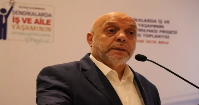 CHP’li Özgür Özel emekçilerden özür dilemelidir