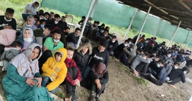 Yunanistan’ın zulmettiği göçmenlere Türkiye’den yardım eli
