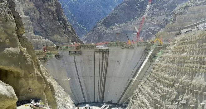 Yusufeli barajında hızla büyüyor