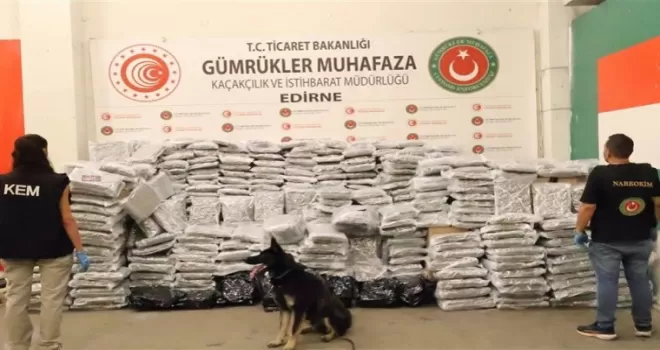 Zehir tacirlerine bir darbe daha! Kapıkule’de 810 kilogram esrar ele geçirildi