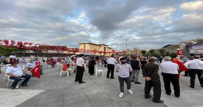 Zeytinburnu 15 Temmuz’da nöbette
