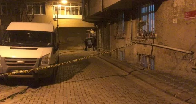 Zeytinburnu’nda 15 aylık bebek 2. kattan düştü
