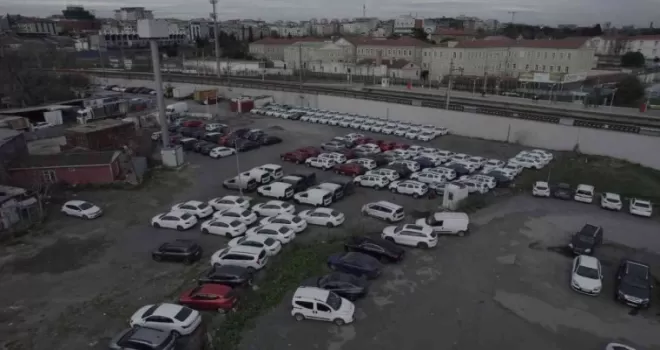 Zeytinburnu’nda bir otopark dolusu sıfır araç
