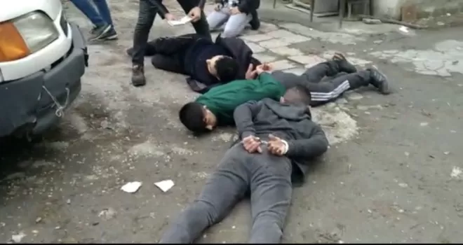 Zeytinburnu’nda çaldılar Esenyurtta satarken yakalandılar
