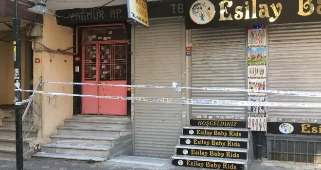 Zeytinburnu’nda çökme riski taşıyan bina tahliye edildi
