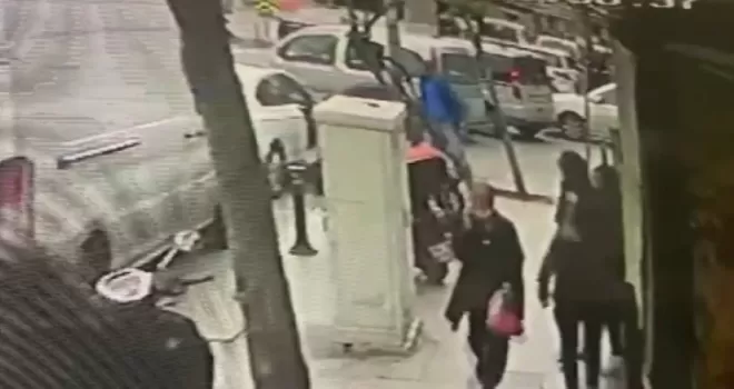Zeytinburnu’nda husumetlisine kurşun yağdırdı
