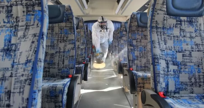 Zeytinburnu’nda okul ve camiler virüse karşı temizlendi
