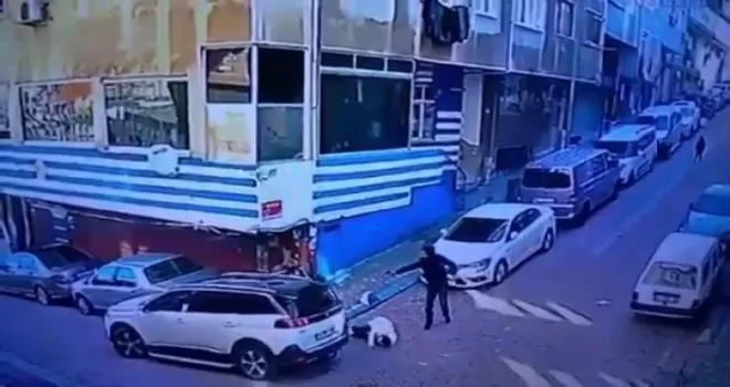 Zeytinburnu’nda silahı saldırı kamerada
