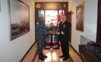 Bangladeş Komutanı Albay Islam, Akdeniz Bölge Komutanı Tuğamiral Gedik’i ziyaret etti
