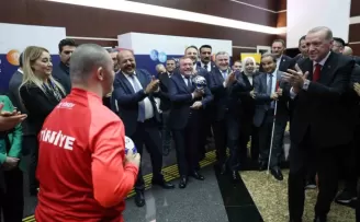 Cumhurbaşkanı Erdoğan, Avrupa Şampiyonu olan Down Sendromlu Futsal Milli Takımı oyuncularıyla bir araya geldi
