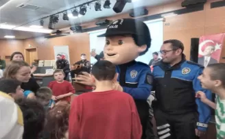 Engelli çocuklar maskot polis Cesur’la gönüllerince eğlendi
