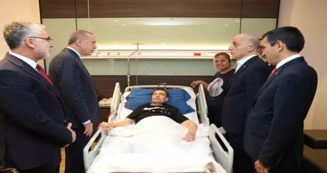 Cumhurbaşkanı Erdoğan, Türk Metal Sendikası Başkanı Kavlak ve AK Partili Özcan’ı hastanede ziyaret etti
