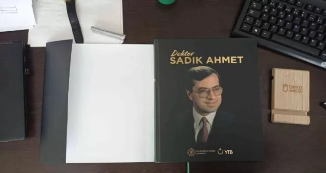Doktor Sadık Ahmet’in hayatı, doğumunun 75’inci yılında kitaplaştırıldı
