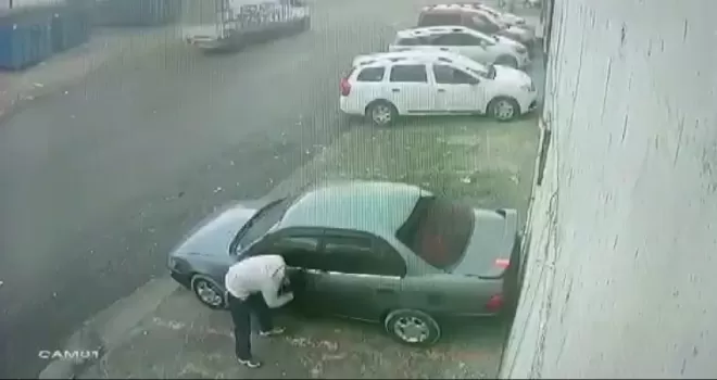 Kamyon şoförü kovaladı, hırsız araç camından balıklama atlayarak kaçtı
