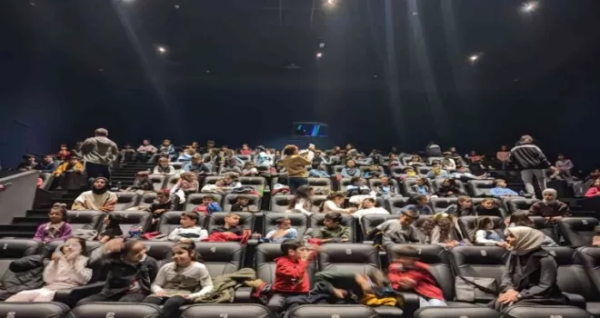 Sultangazi’de çocuklara ücretsiz sinema gösterimi

